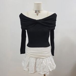 Abercrombie black ribbed off the shoulder top with bow like detail on front